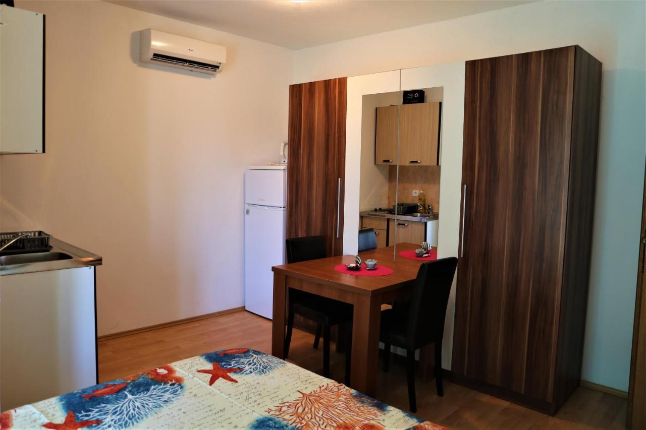 Apartments Muic Tisno Exterior foto